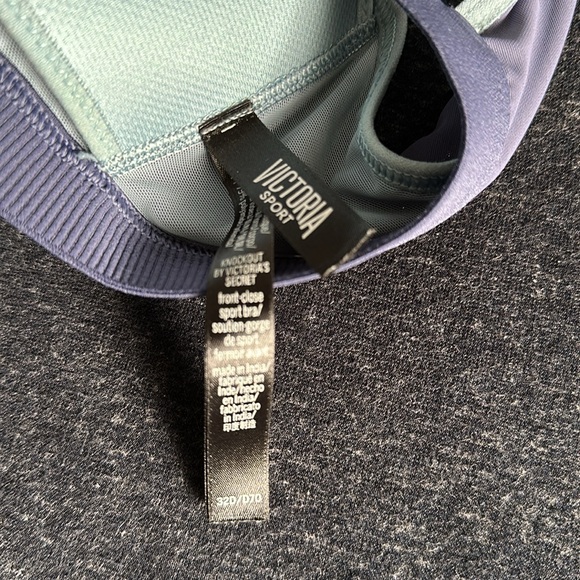 Victoria‘s Secret Sport Bra 32D - Picture 4 of 4